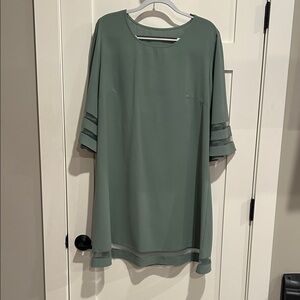 Elegant Green Midi Dress